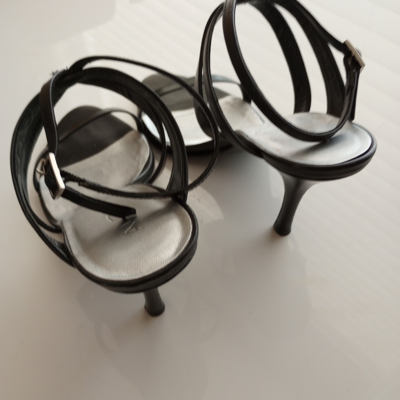 Also heels - Picture 3 of 3